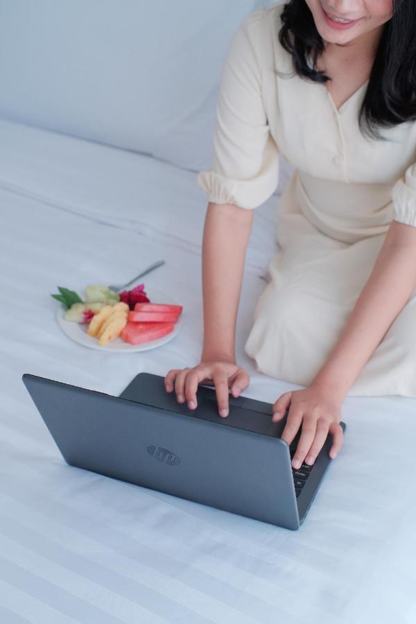 Azana Style Hotel Bandara Jakarta Tangerang Exteriör bild